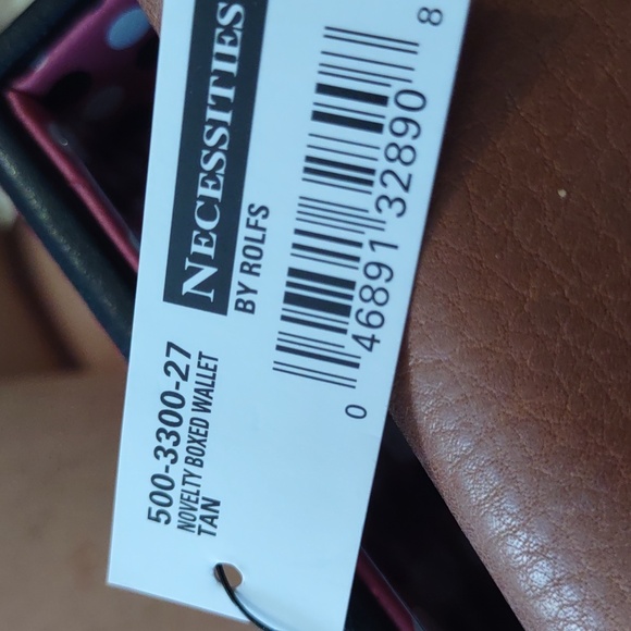 Woman,s Leather Checkbook wallet - Picture 4 of 4